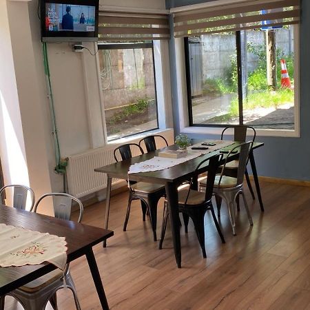 Hostal Sur Y Magia Coyhaique Exterior foto